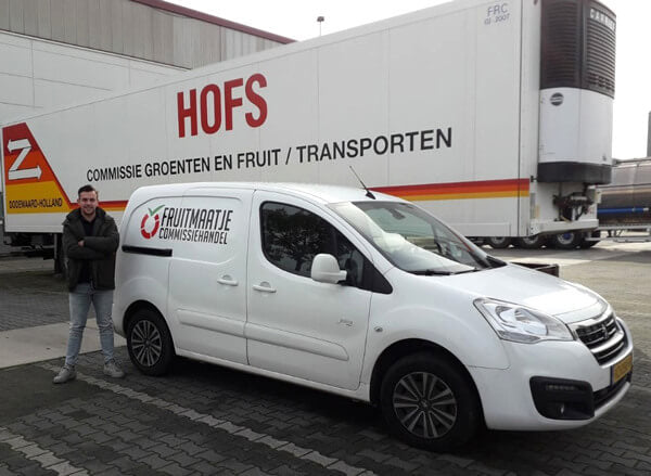 fruitmaatje bezorgt vers fruit met bus aan huis